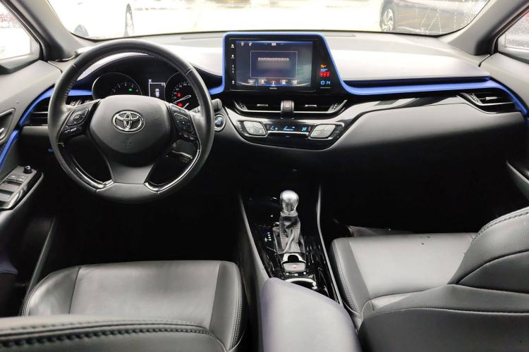 Used Toyota IZOA 2020 2.0L Yichi Version Center Console