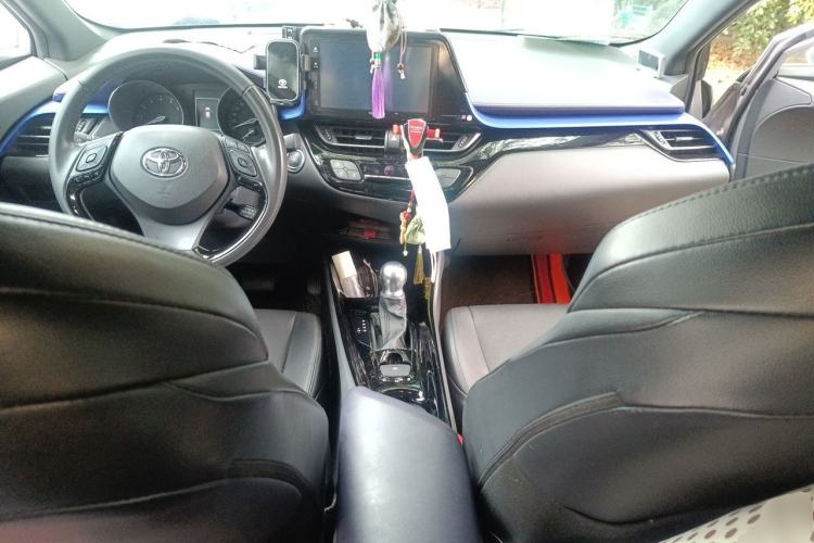 Used Toyota IZOA 2020 2.0L Yichi Version Center Console