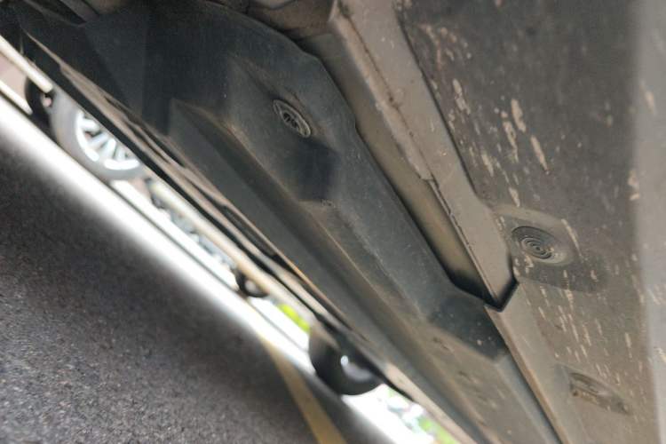 Used Toyota IZOA 2020 2.0L Yichi Version Chassis Front Left
