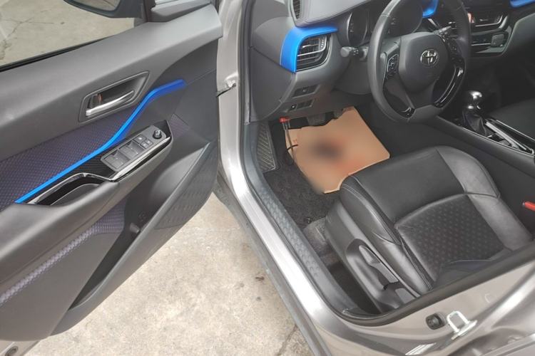 Used Toyota IZOA 2020 2.0L Yichi Version Driver Seat