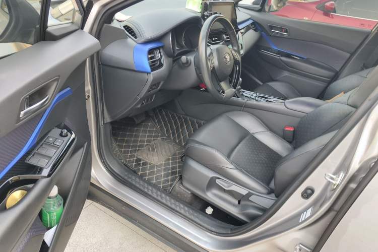 Used Toyota IZOA 2020 2.0L Yichi Version Driver Seat