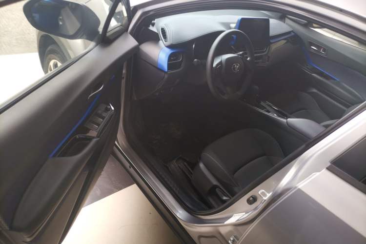 Used Toyota IZOA 2020 2.0L Enjoy Edition Driver Seat