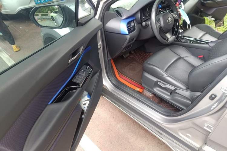 Used Toyota IZOA 2020 2.0L Yichi Version Driver Seat