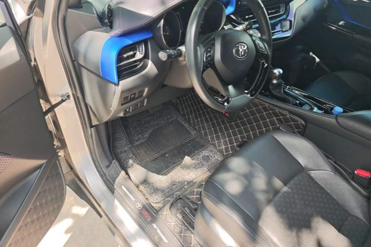 Used Toyota IZOA 2020 2.0L Yichi Version Driver Seat