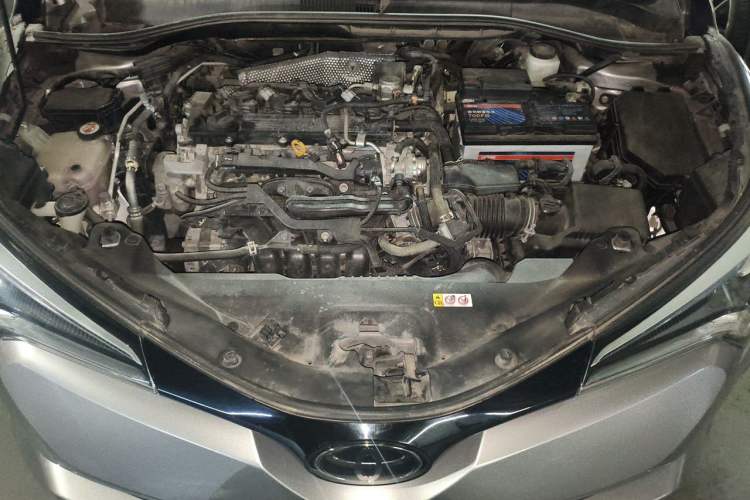 Used Toyota IZOA 2020 2.0L Yichi Version Engine Bay