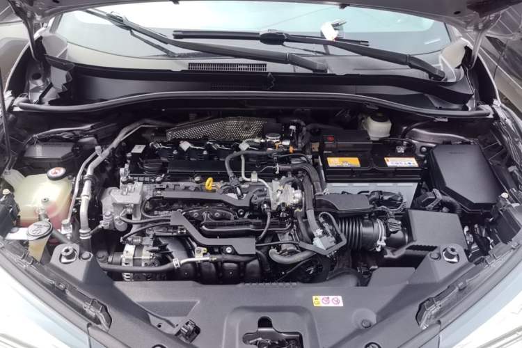 Used Toyota IZOA 2020 2.0L Enjoy Edition Engine Bay