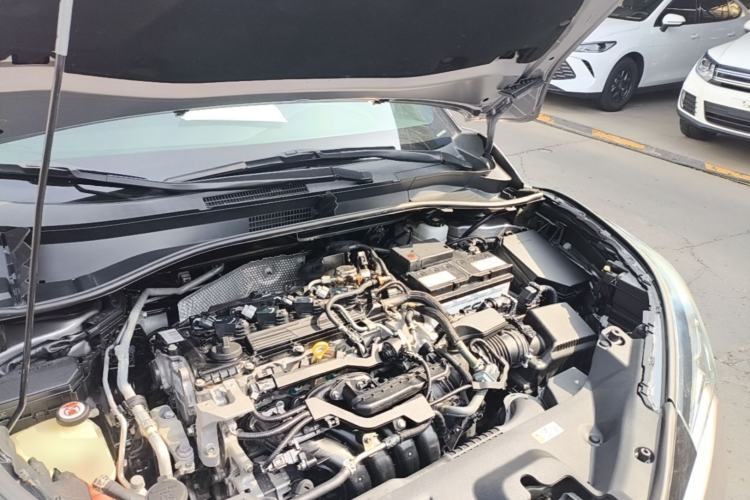 Used Toyota IZOA 2020 2.0L Enjoy Edition Engine Bay