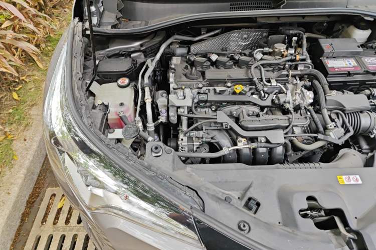 Used Toyota IZOA 2020 2.0L Enjoy Edition Engine Bay Right