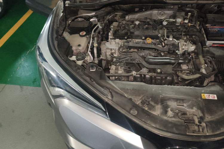 Used Toyota IZOA 2020 2.0L Yichi Version Engine Bay Right
