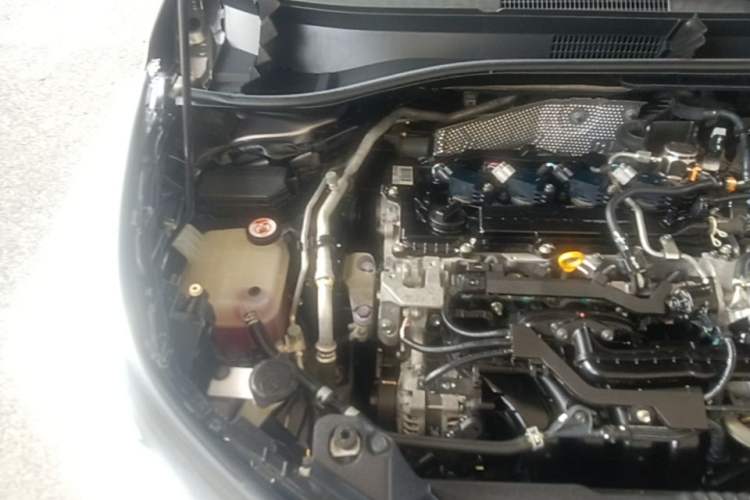 Used Toyota IZOA 2020 2.0L Yi Xiang CARE Engine Bay Right