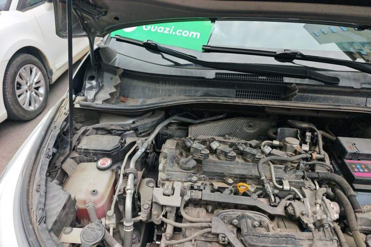 Used Toyota IZOA 2020 2.0L Yichi Version Engine Bay Right