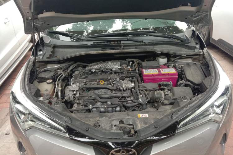 Used Toyota IZOA 2020 2.0L Yichi Version Engine Bay