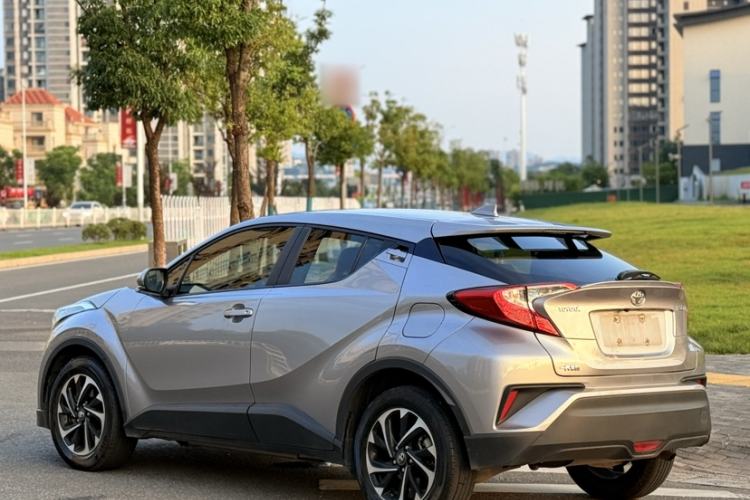 Used Toyota IZOA 2020 2.0L Enjoy Edition Exterior 2