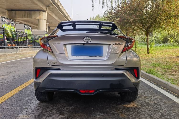 Used Toyota IZOA 2020 2.0L Yichi Version Exterior 3