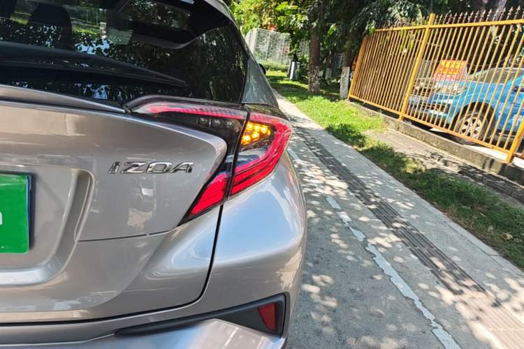Used Toyota IZOA 2020 2.0L Yichi Version Exterior 3