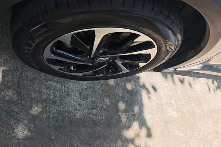 Used Toyota IZOA 2020 2.0L Yichi Version Exterior 4