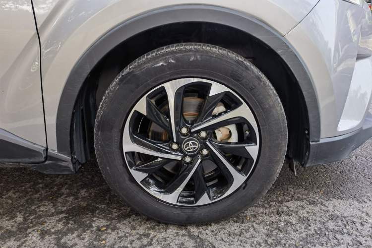 Used Toyota IZOA 2020 2.0L Yichi Version Exterior 6