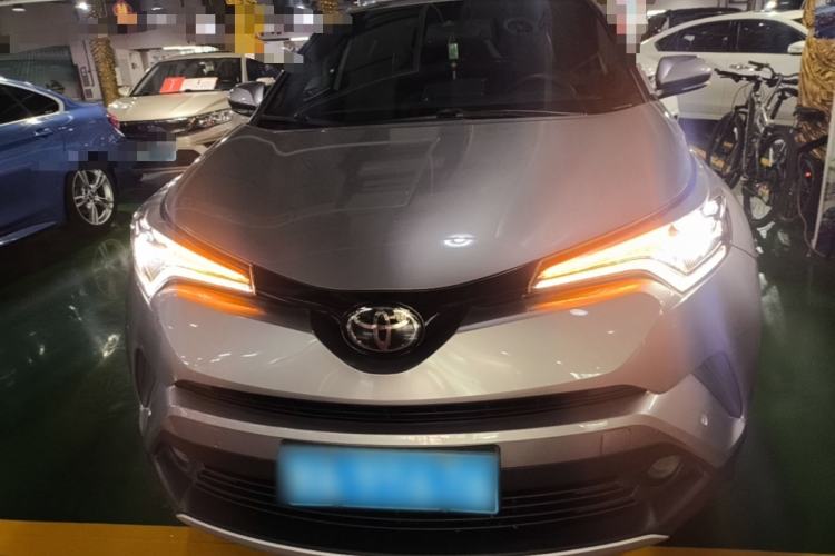 Used Toyota IZOA 2020 2.0L Yichi Version Front