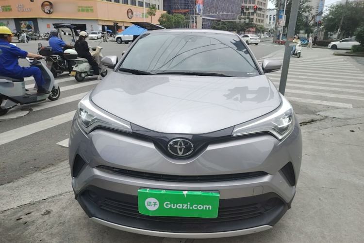 Used Toyota IZOA 2020 2.0L Yichi Version Front