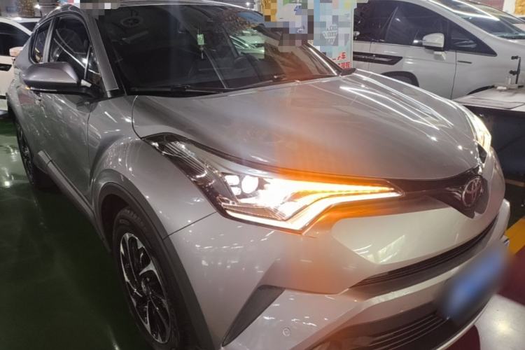 Used Toyota IZOA 2020 2.0L Yichi Version Front Right 45 Deg