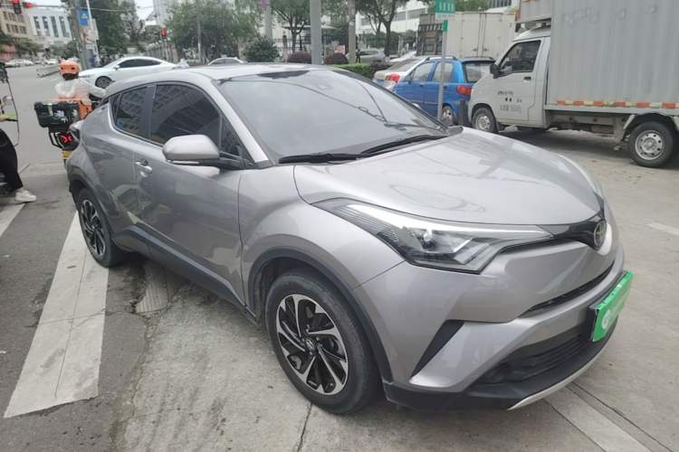 Used Toyota IZOA 2020 2.0L Yichi Version Front Right 45 Deg