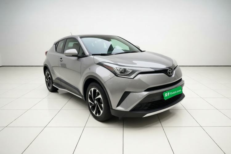Used Toyota IZOA 2020 2.0L Yichi Version Front Right 45 Deg