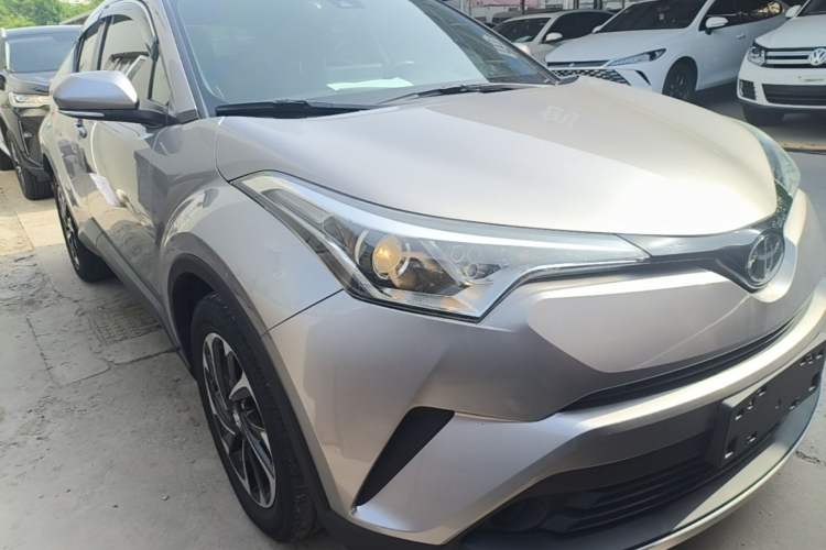 Used Toyota IZOA 2020 2.0L Enjoy Edition Front Right 45 Deg