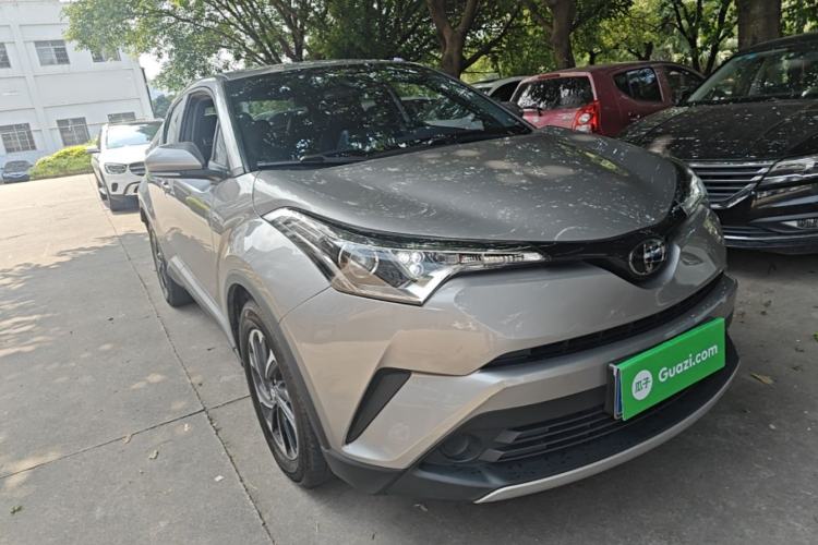 Used Toyota IZOA 2020 2.0L Enjoy Edition Front Right 45 Deg