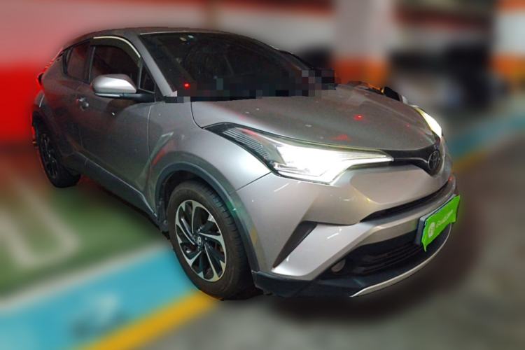 Used Toyota IZOA 2020 2.0L Yichi Version Front Right 45 Deg