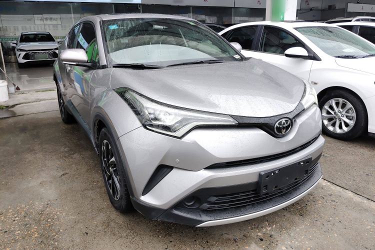 Used Toyota IZOA 2020 2.0L Yichi Version Front Right 45 Deg