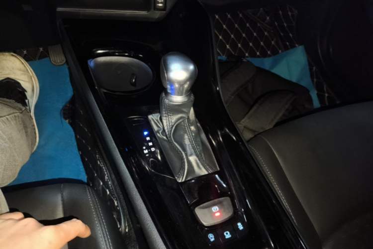 Used Toyota IZOA 2020 2.0L Yichi Version Gear Lever
