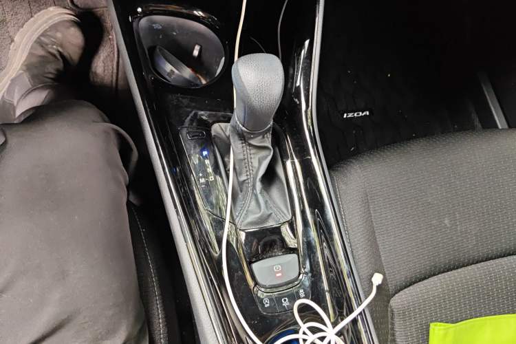 Used Toyota IZOA 2020 2.0L Enjoy Edition Gear Lever
