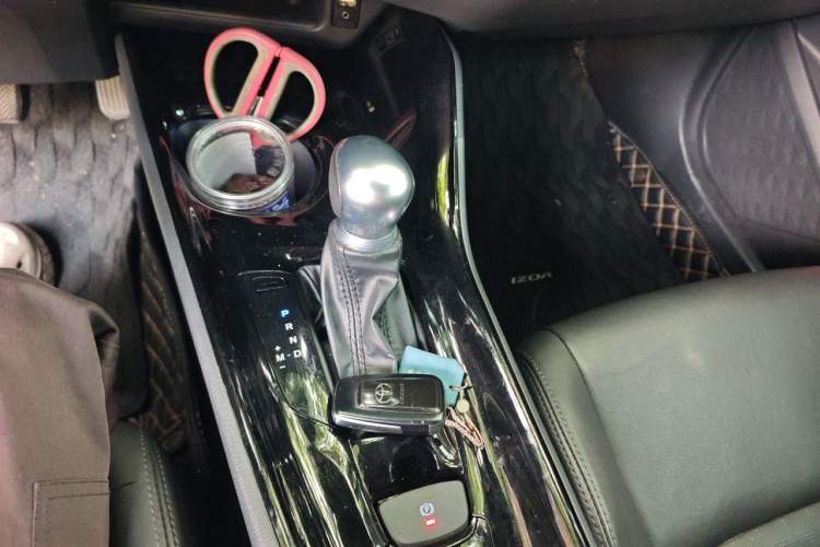 Used Toyota IZOA 2020 2.0L Yichi Version Gear Lever