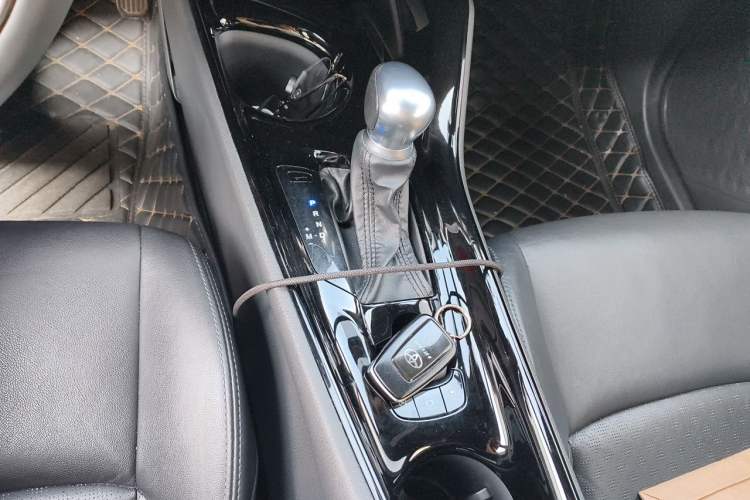 Used Toyota IZOA 2020 2.0L Yichi Version Gear Lever