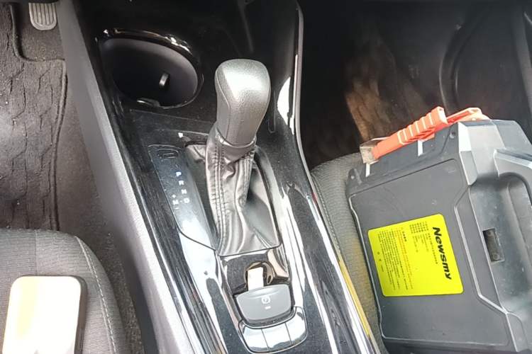 Used Toyota IZOA 2020 2.0L Yichi Version Gear Lever