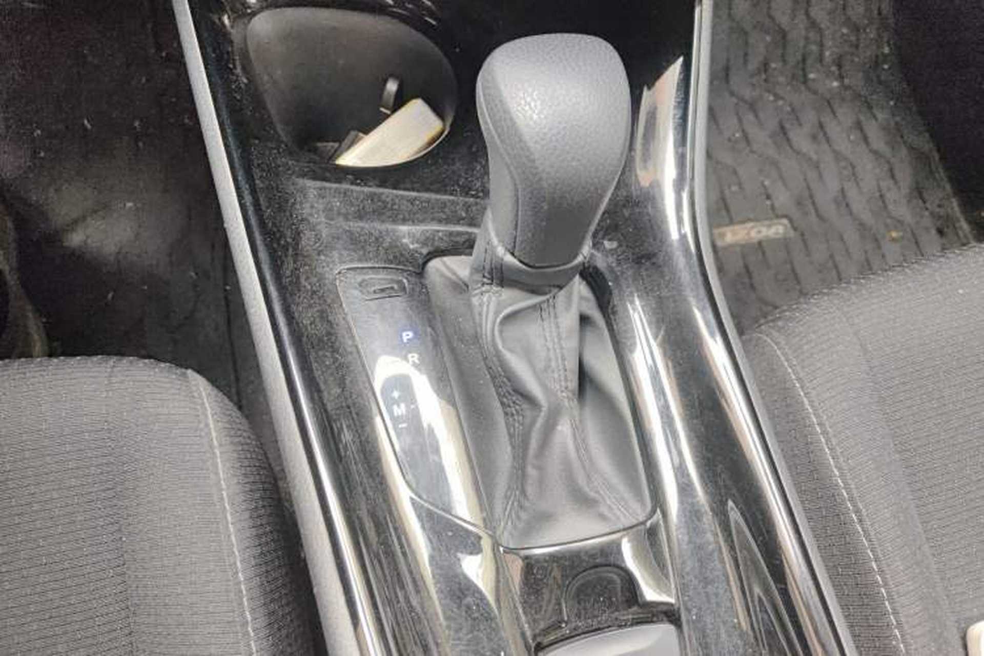 Used Toyota IZOA 2020 2.0L Enjoy Edition Gear Lever