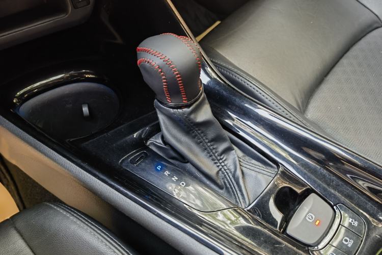 Used Toyota IZOA 2020 2.0L Yichi Version Gear Lever