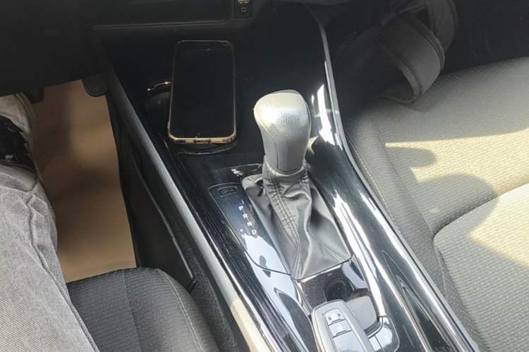 Used Toyota IZOA 2020 2.0L Enjoy Edition Gear Lever