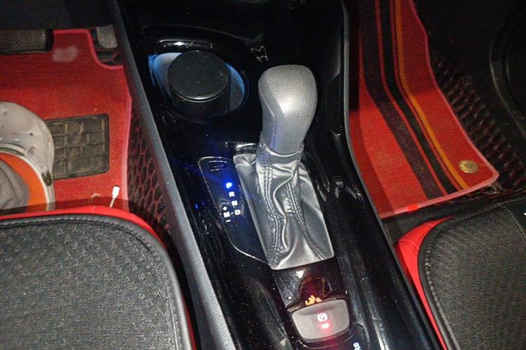 Used Toyota IZOA 2020 2.0L Yi Xiang CARE Gear Lever