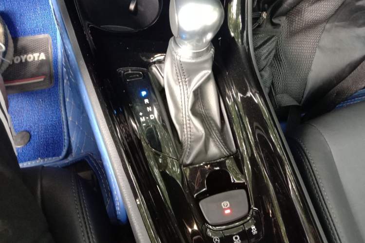 Used Toyota IZOA 2020 2.0L Yichi Version Gear Lever