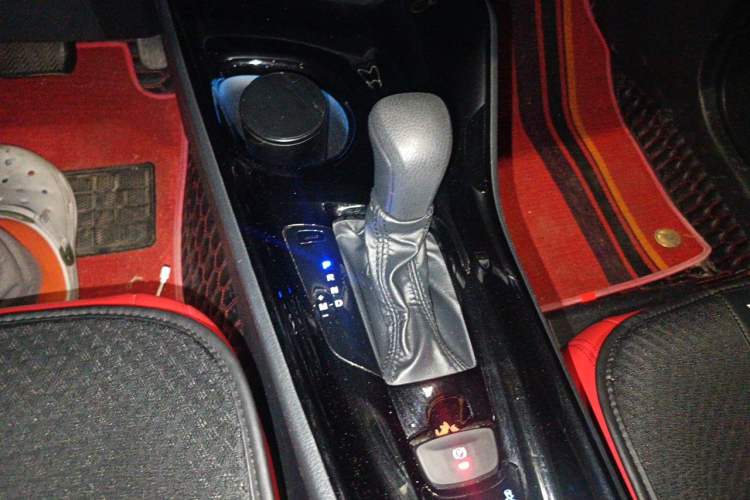 Used Toyota IZOA 2020 2.0L Yi Xiang CARE Gear Lever