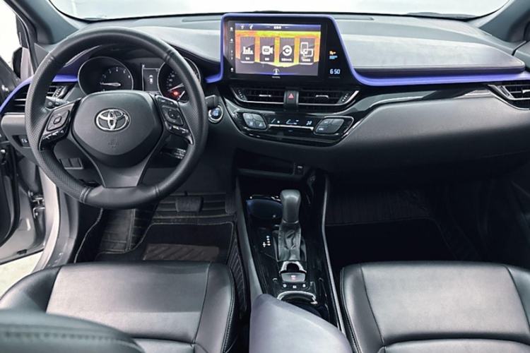 Used Toyota IZOA 2020 2.0L Enjoy Edition Interior 1