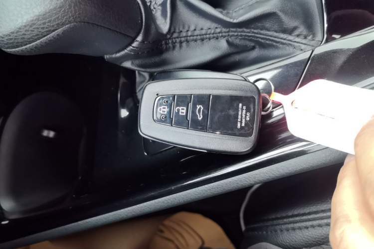 Used Toyota IZOA 2020 2.0L Enjoy Edition Interior 1