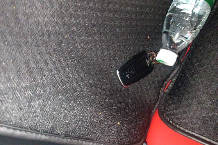 Used Toyota IZOA 2020 2.0L Yi Xiang CARE Interior 1