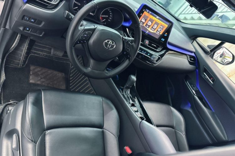 Used Toyota IZOA 2020 2.0L Enjoy Edition Interior 2