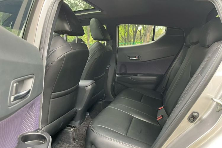 Used Toyota IZOA 2020 2.0L Enjoy Edition Interior 3