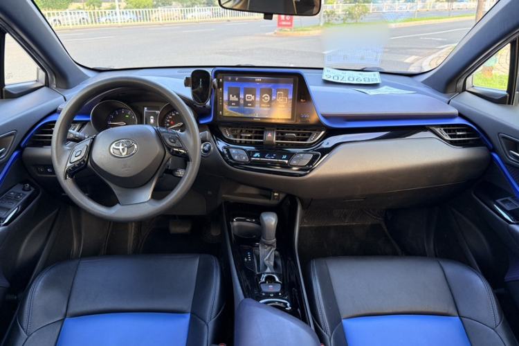 Used Toyota IZOA 2020 2.0L Enjoy Edition Interior 3