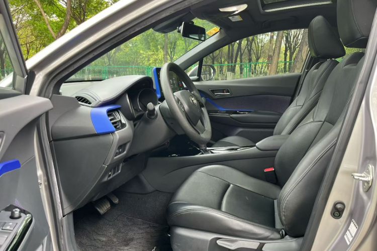 Used Toyota IZOA 2020 2.0L Enjoy Edition Interior 4
