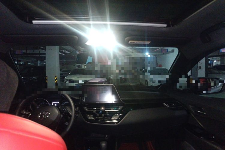 Used Toyota IZOA 2020 2.0L Yi Xiang CARE Interior 4