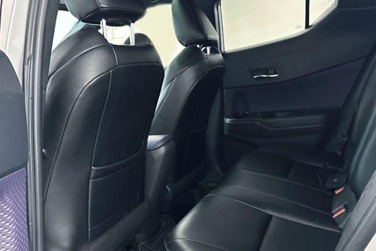Used Toyota IZOA 2020 2.0L Enjoy Edition Interior 5